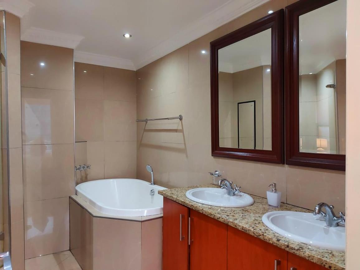 شقة Ocean Sunrise At The Sails - Durban Point Waterfront المظهر الخارجي الصورة
